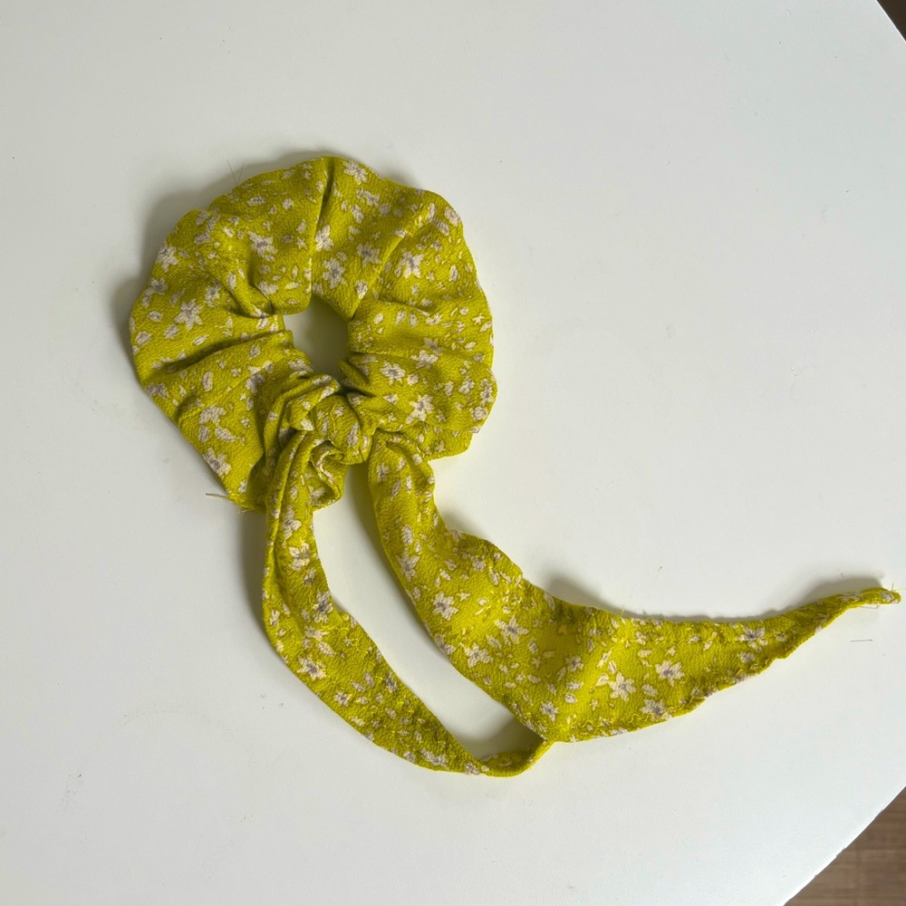 (2/$10 or 3/$13) Floral Yellow Hair Scrunchie